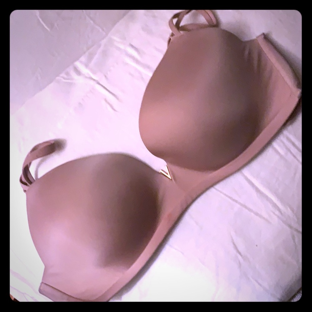 Victoria’s Secret | 34 DD | Wireless Push-Up | Tan